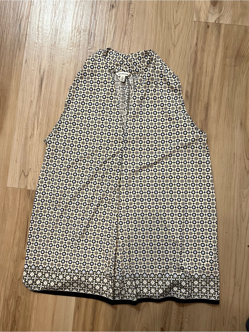 Max Studio sleeveless blouse S